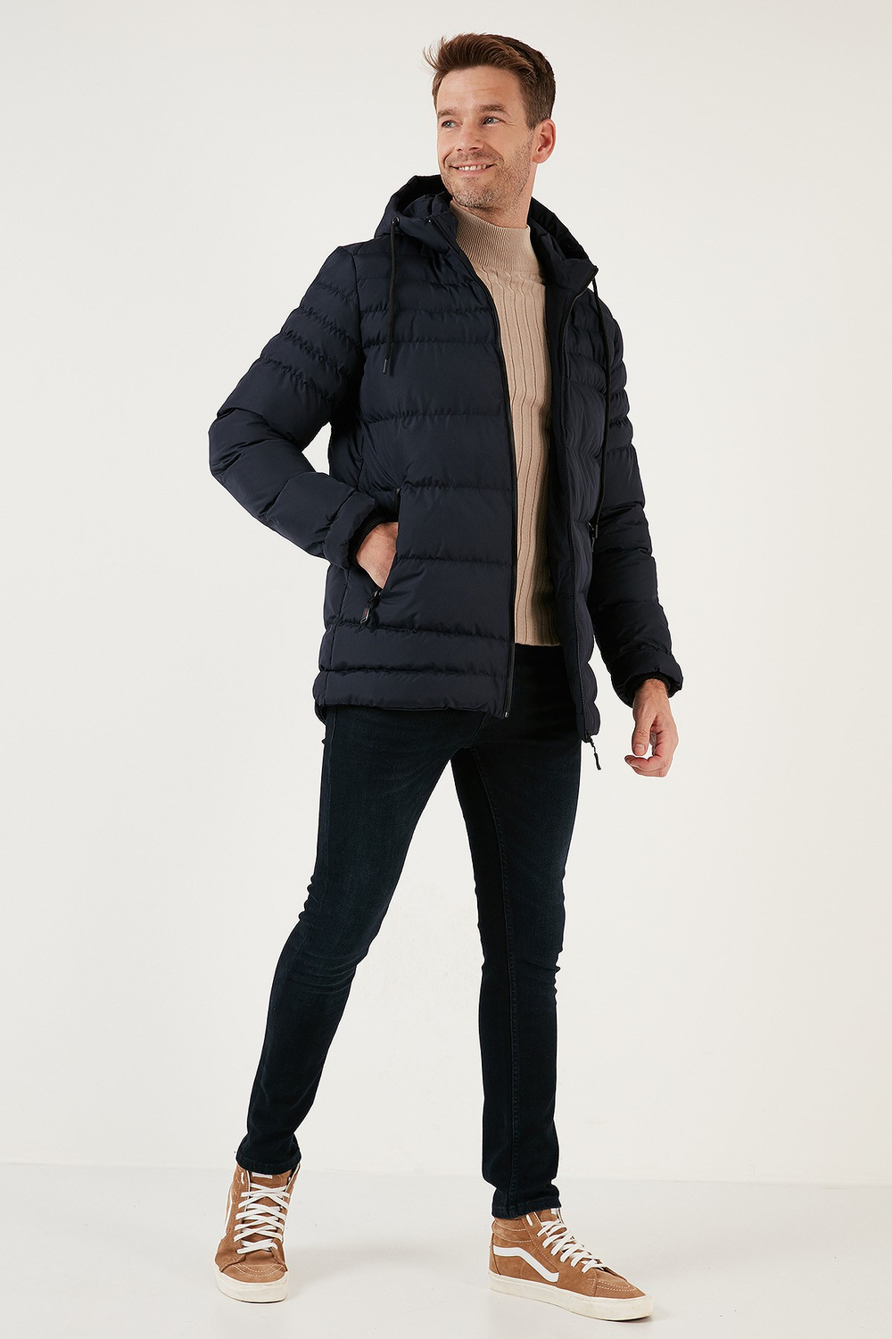 Su İtici Slim Fit Soğuğa ve Rüzgara Dayanıklı Kapüşonlu Şişme Erkek Mont 649005 LACİVERT