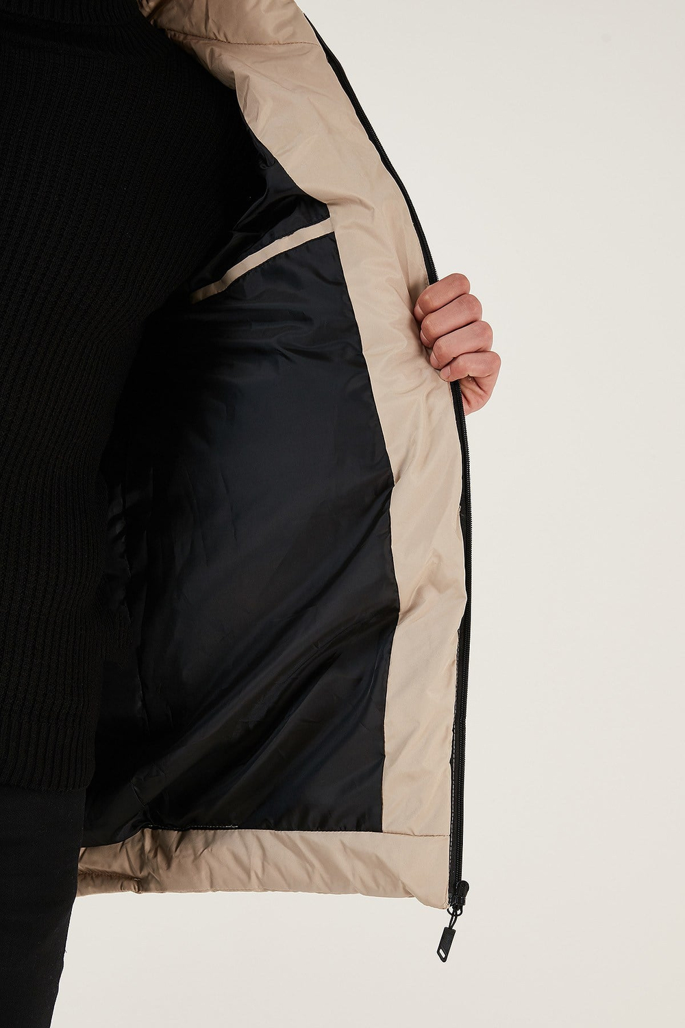 Su İtici Slim Fit Soğuğa ve Rüzgara Dayanıklı Kapüşonlu Şişme Erkek Mont 649005 TAŞ