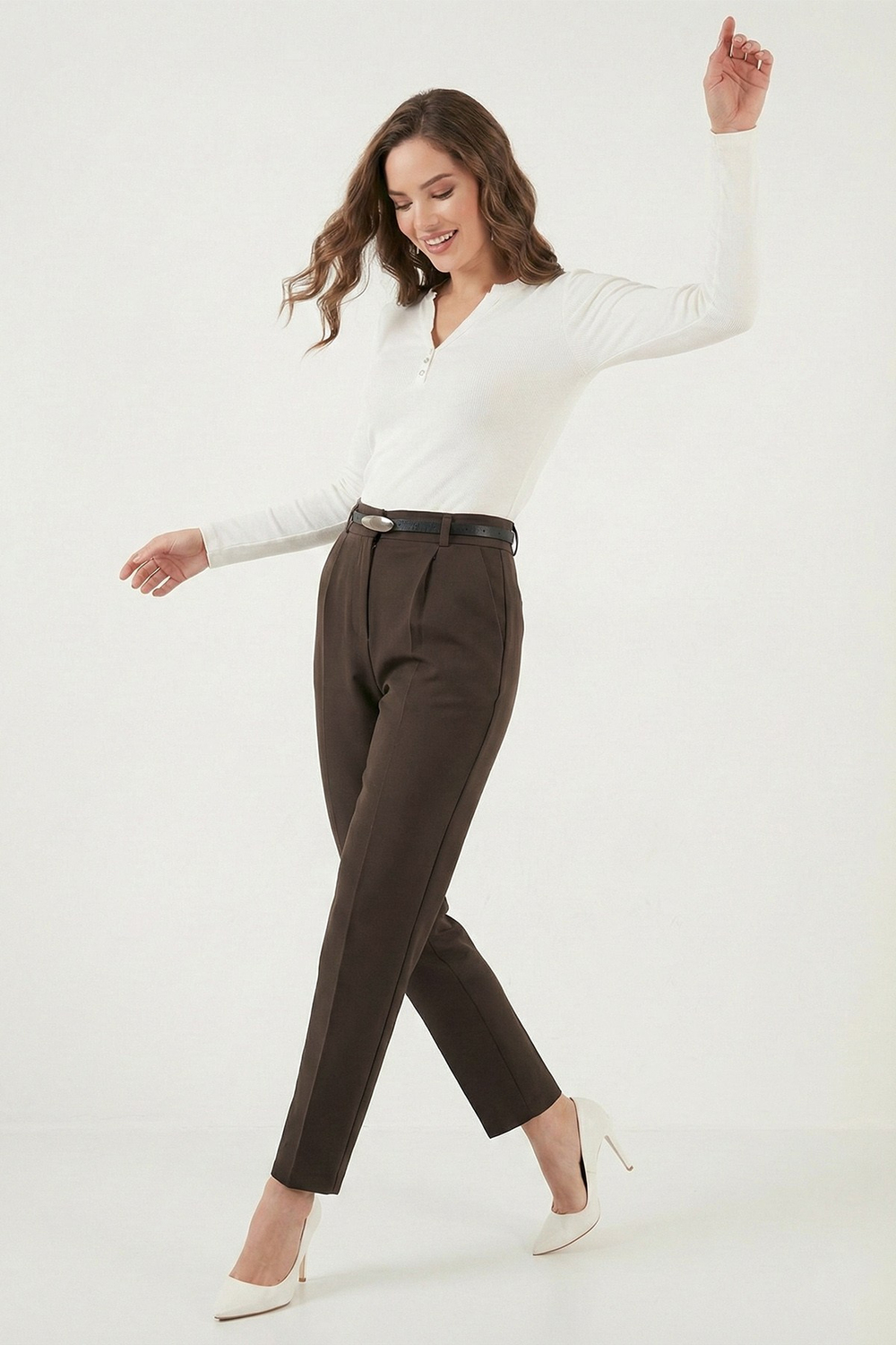 Tapered Fit Yüksek Bel Daralan Paça Kemerli Havuç Kadın Pantolon 6923854 KAHVE