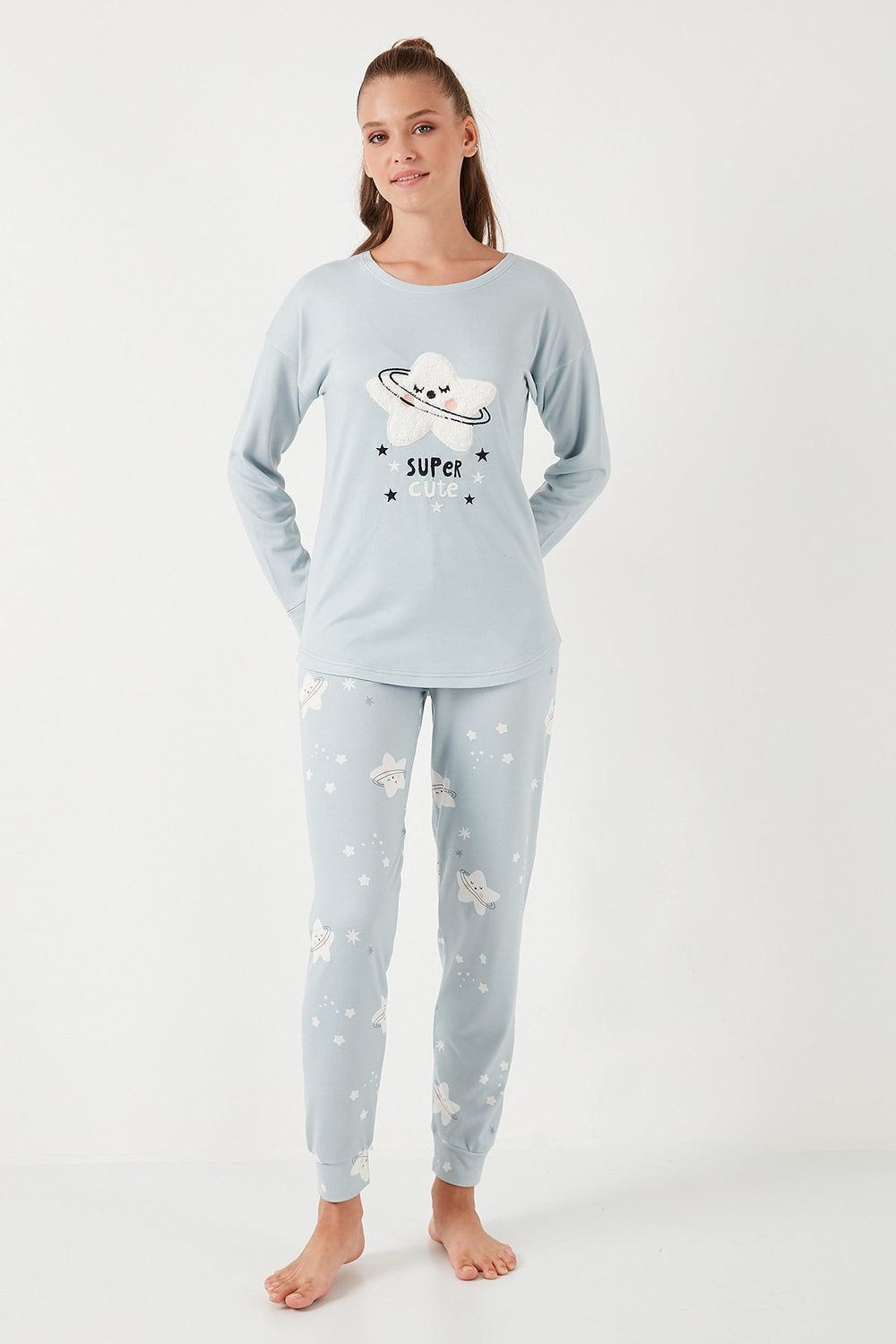 Yumuşak Dokulu Standart Fit Bisiklet Yaka Desenli Kışlık Rahat Kadın Pijama Takımı 6095700 AÇIK GRİ