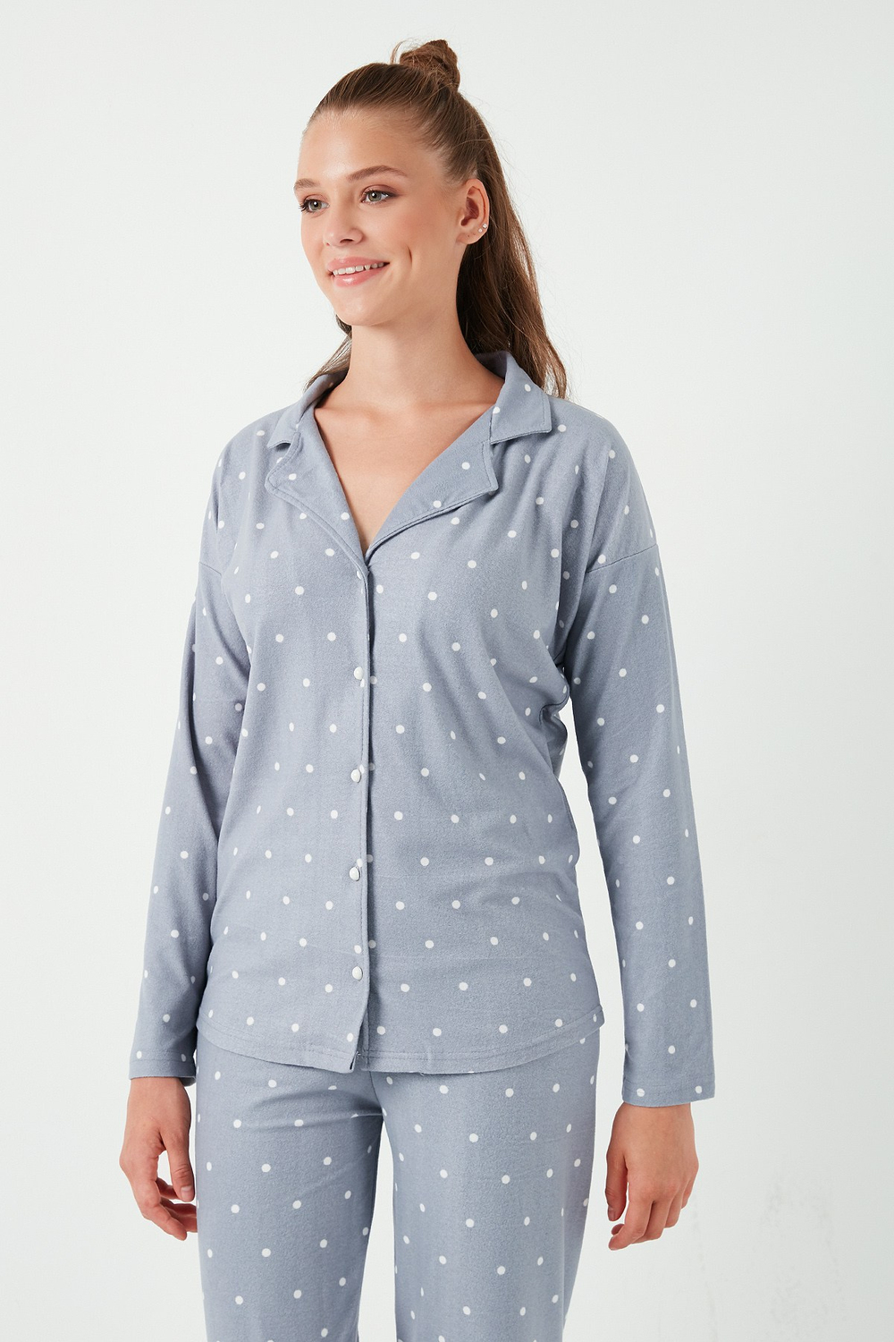Yumuşak Dokulu Standart Fit Düğmeli Uzun Kollu Kışlık Kadın Pijama Takımı 60956601 GRİ