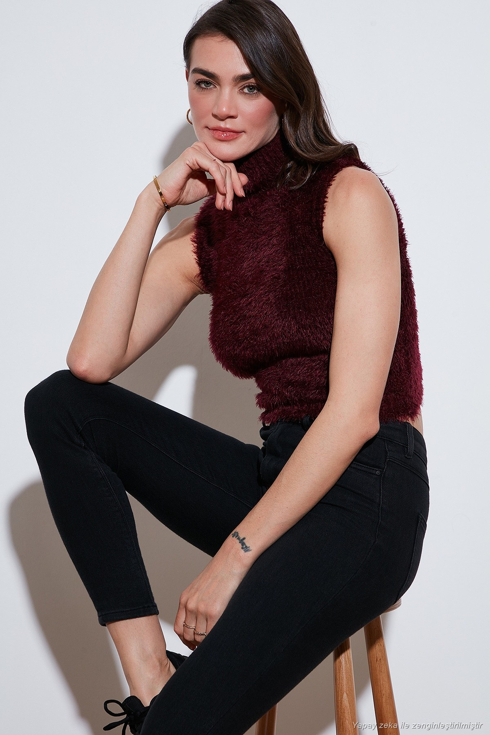 Yumuşak Tüylü Slim Fit Balıkçı Yaka Crop Kadın Süveter 4615566 BORDO