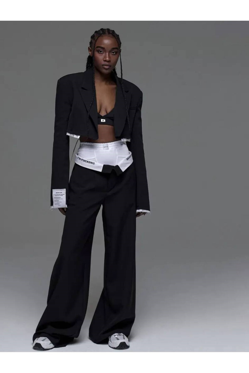 Kadın Detaylı Crop Blazer Ceket ve Geniş Paça Pantolon Takımı