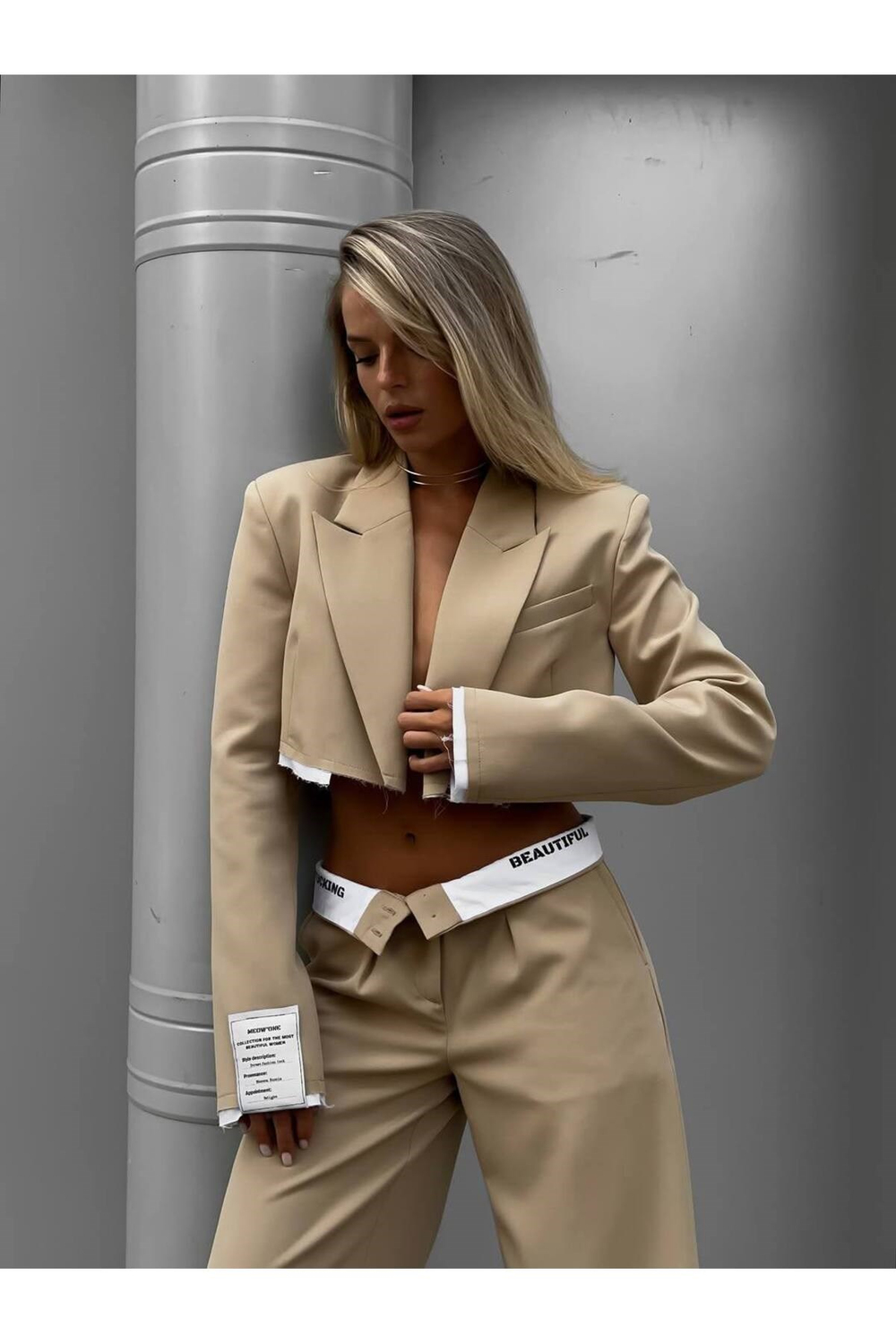 Kadın Detaylı Crop Blazer Ceket ve Geniş Paça Pantolon Takımı