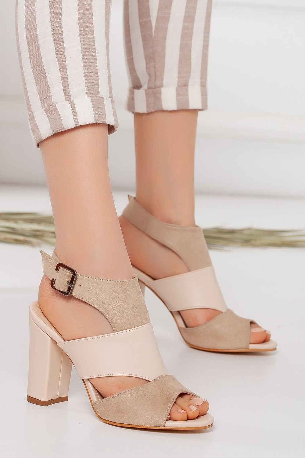 Magdalena Ten Yüksek Topuk Açık Burun Kadın Sandalet