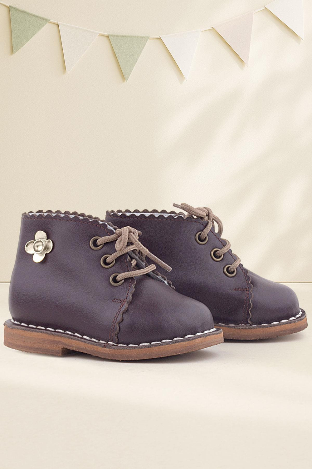 Rakerplus Handmade Hakiki Deri Kahverengi Çiçek Detaylı Bağcıklı Bebek Bot