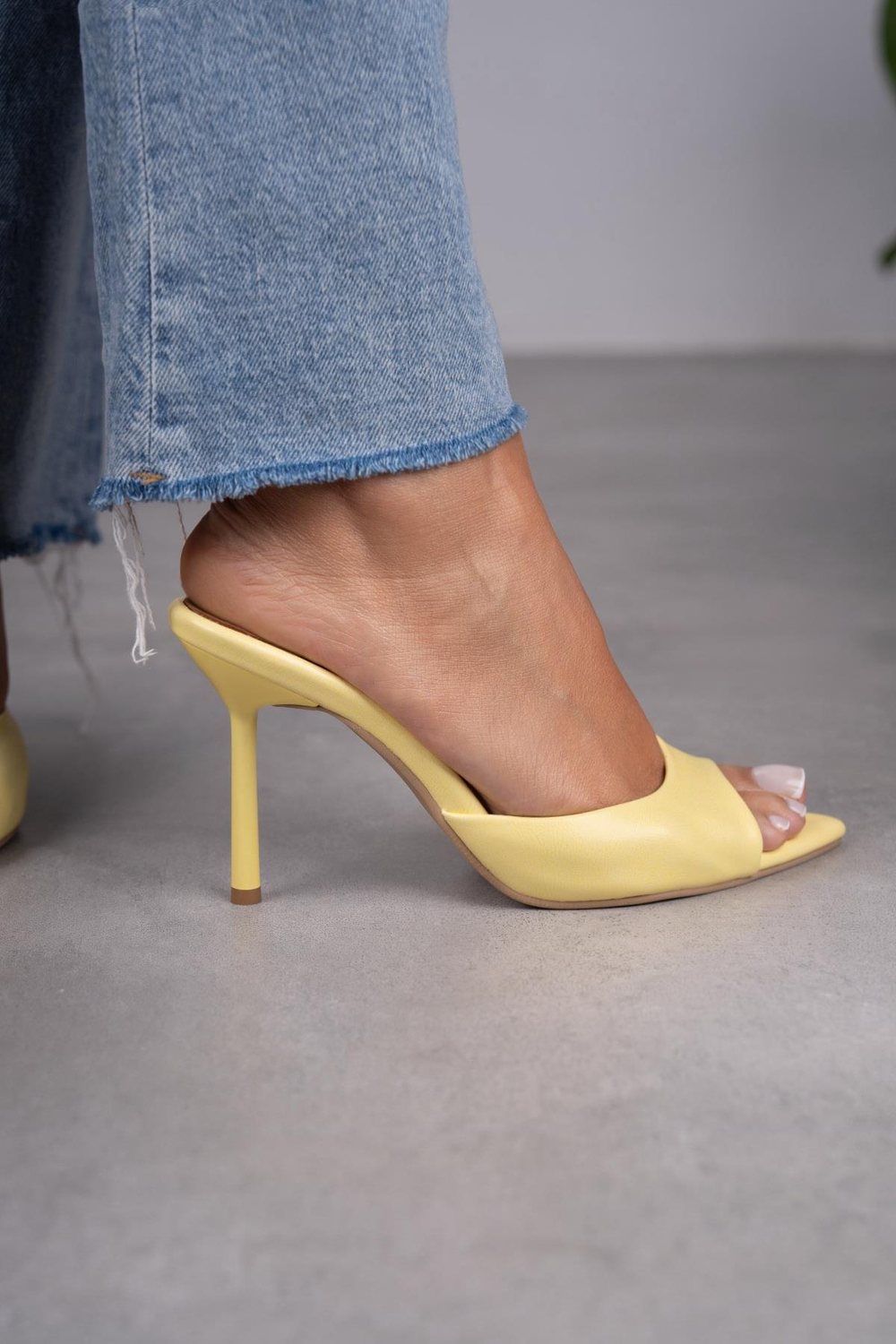 CARMEN SARI TERLİK SARI