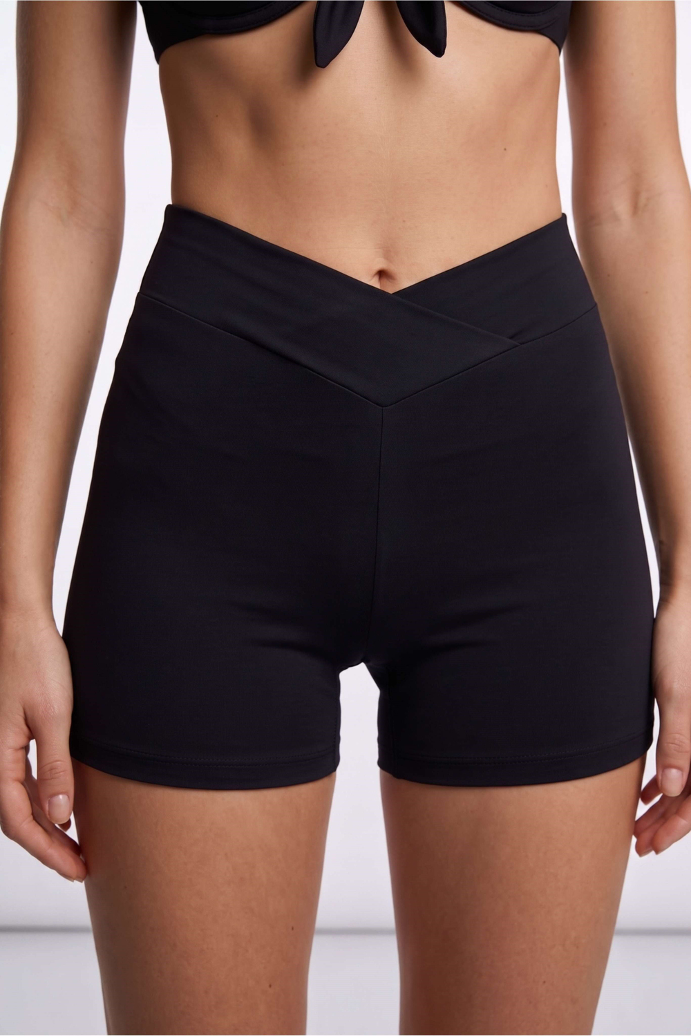 Kadın Siyah Çapraz Bel Detaylı Şort Bikini Altı