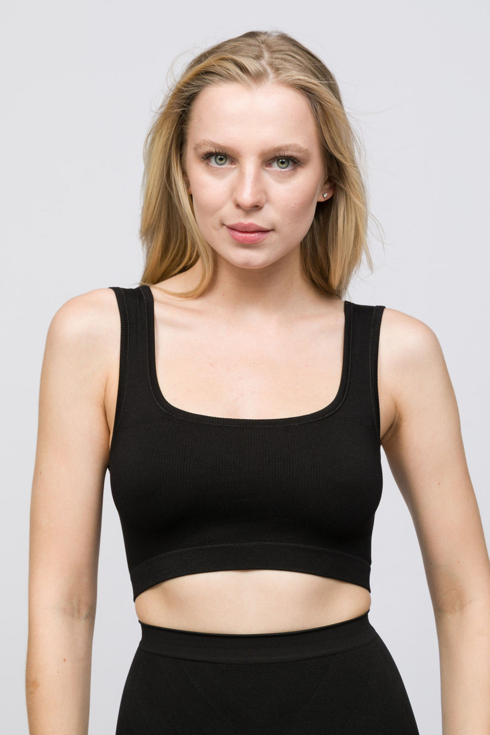 Kadın Siyah Fitilli Kısa Sporcu Crop