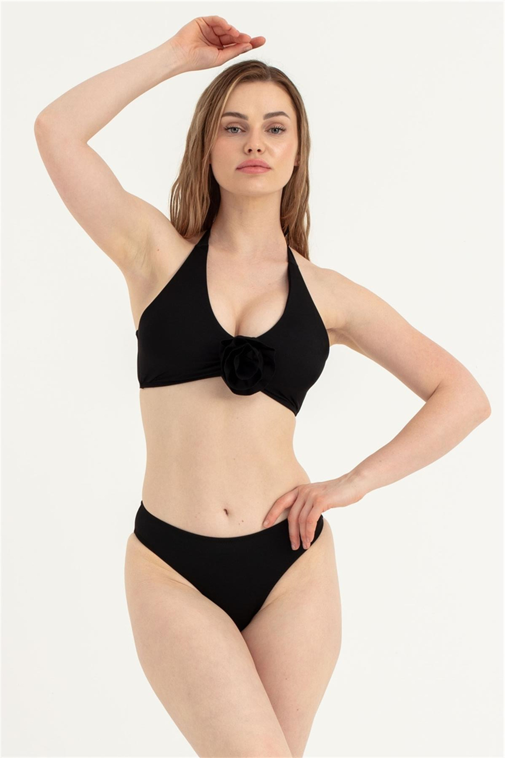 Kadın Siyah Güllü Bikini Takım