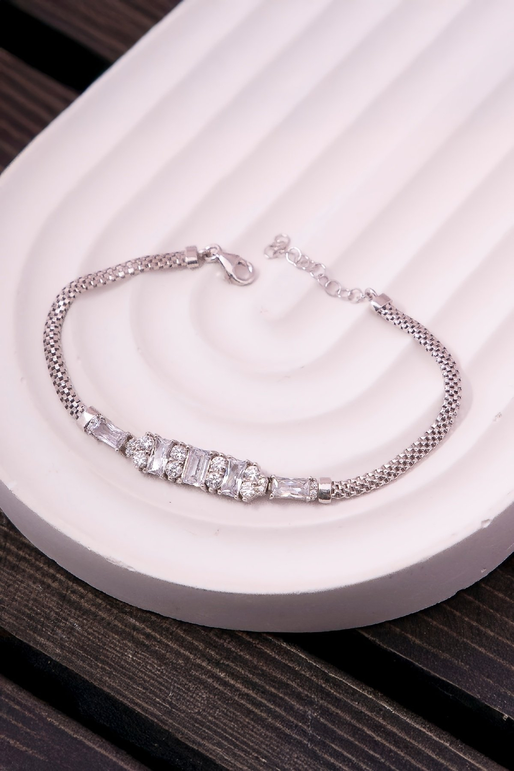 925 Ayar Gümüş Baget Taşlı Rodyumlu Küp Zincir Triple Bayan Bileklik