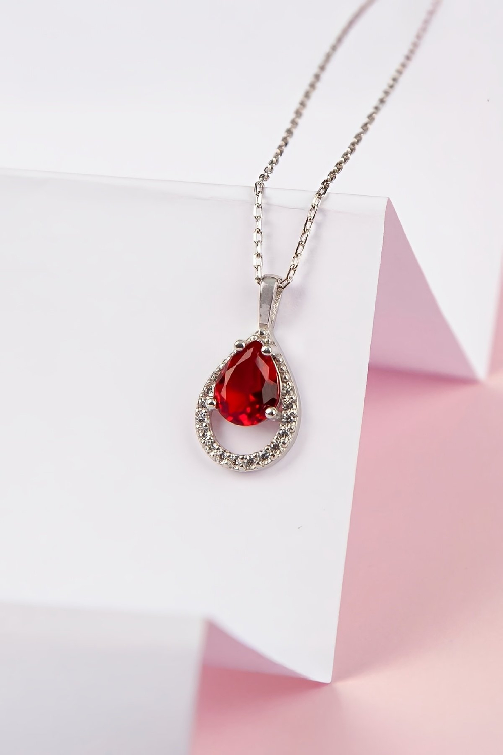 925 Ayar Gümüş Kırmızı Zirkon Taşlı Oval Bayan Kolye