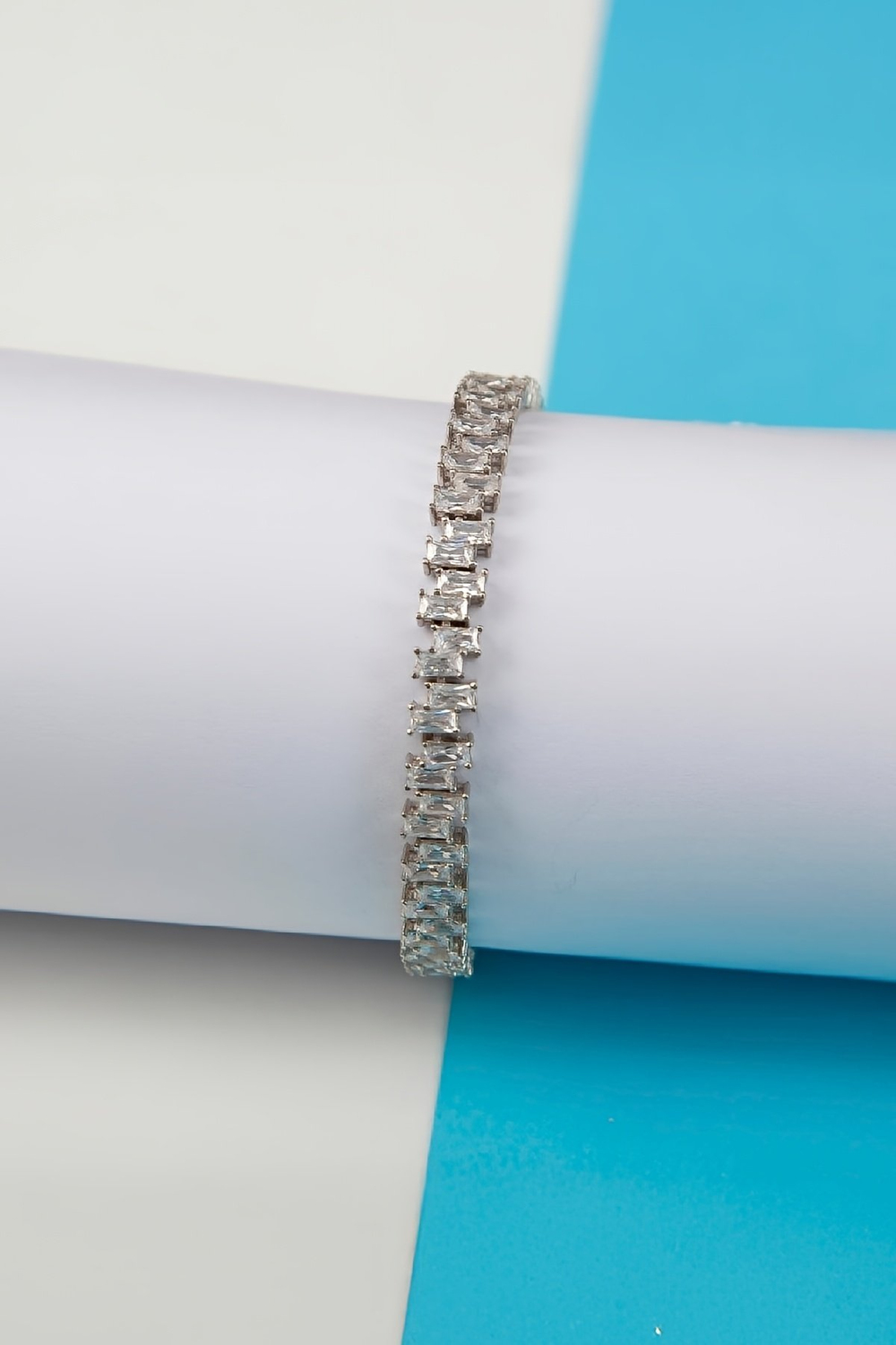 925 Ayar Gümüş Rodyumlu Beyaz Zirkon Taşlı Su Yolu Bayan Bileklik