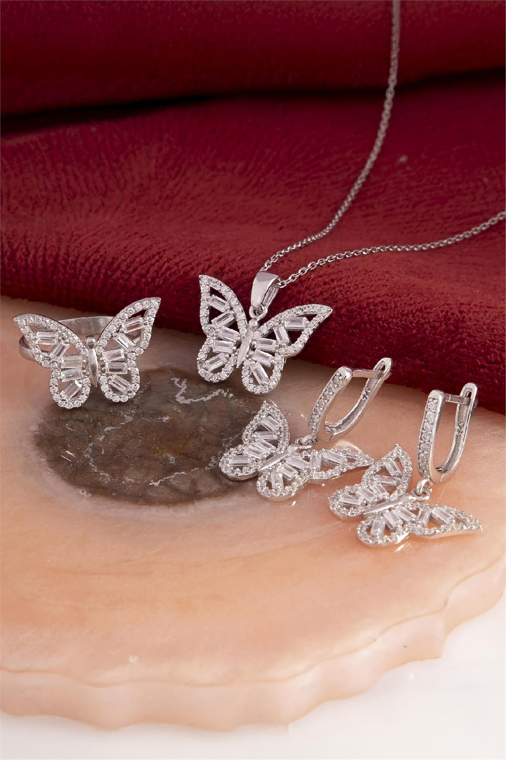925 Ayar Gümüş Rodyumlu Zirkon Süslemeli Baget Kelebek Bayan Takı Seti