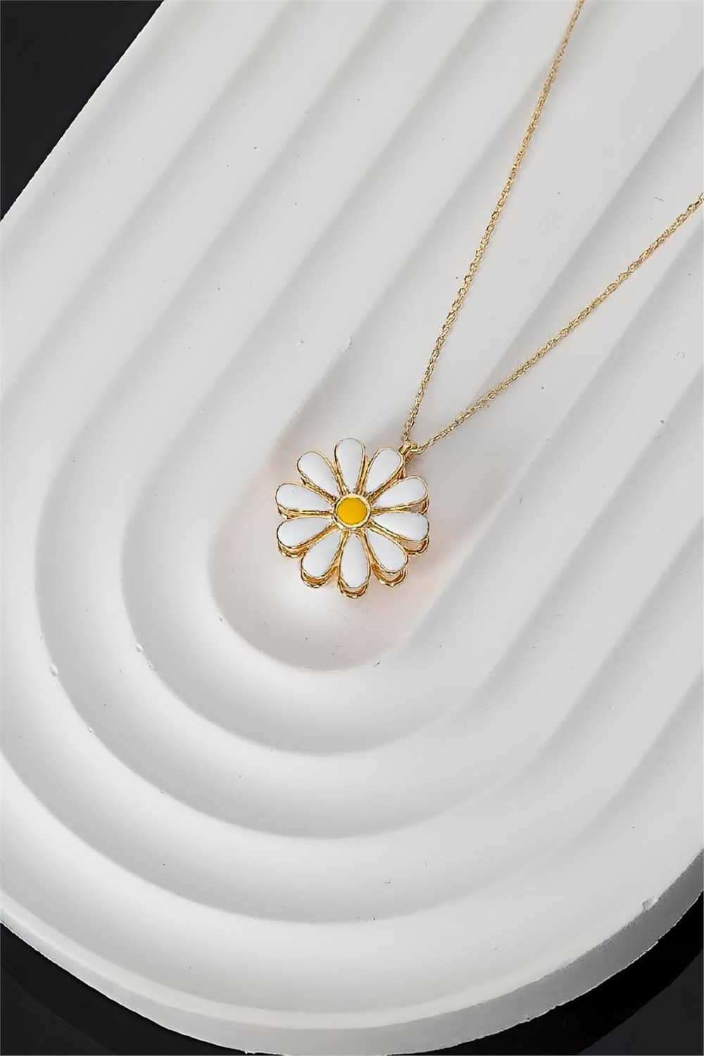 Altın Kaplama Hareketli Papatya Gümüş Bayan Stres Kolyesi