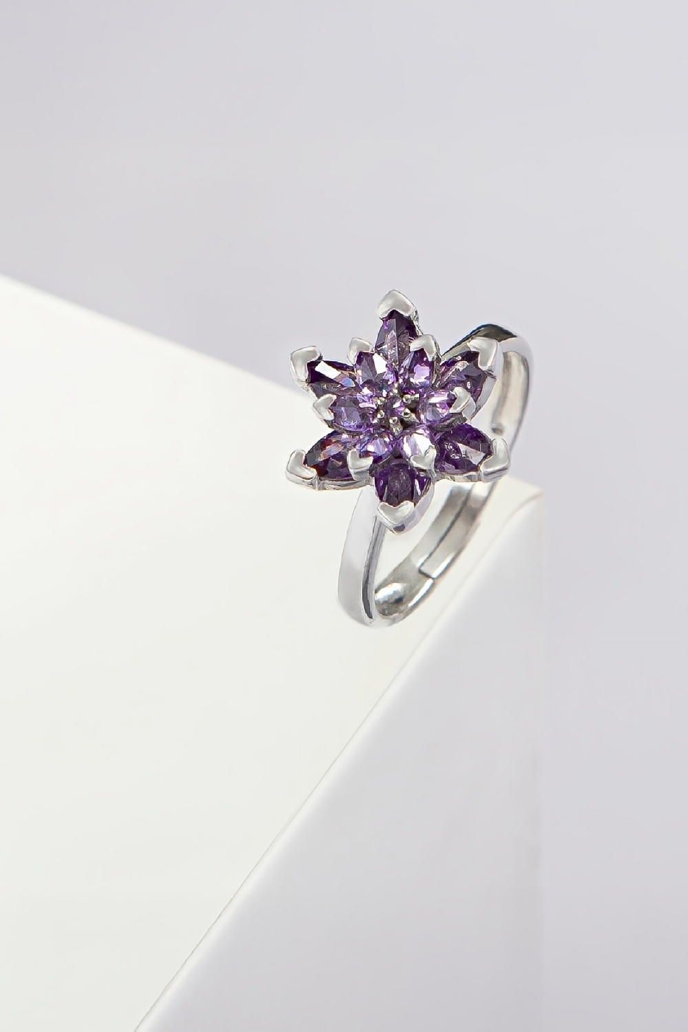 Ametist Taşlı Rodyumlu Ayarlanabilir Lotus Gümüş Bayan Yüzük