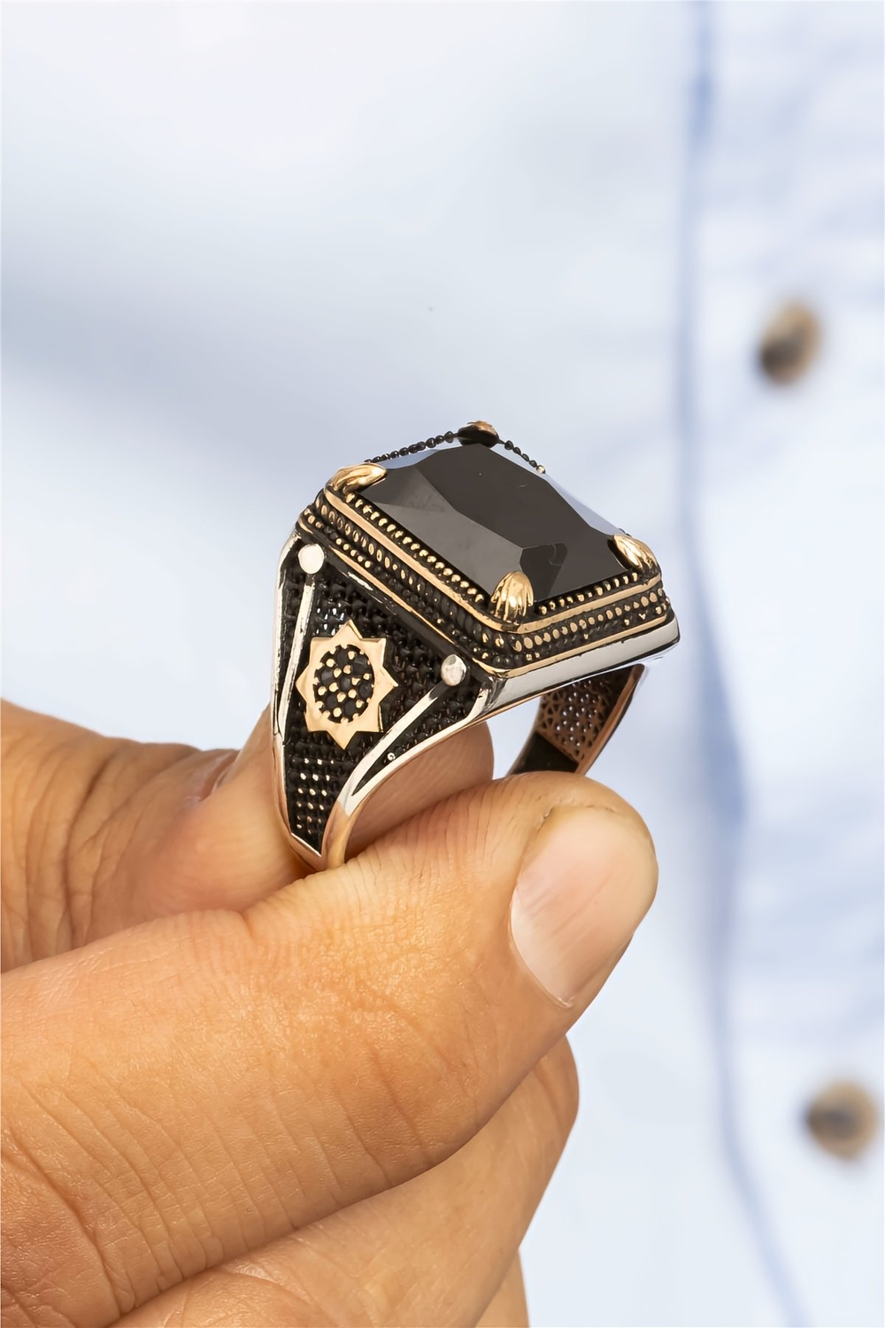 Dikdörtgen Siyah Oniks Taşlı Yıldız Desenli Gümüş Erkek Yüzük