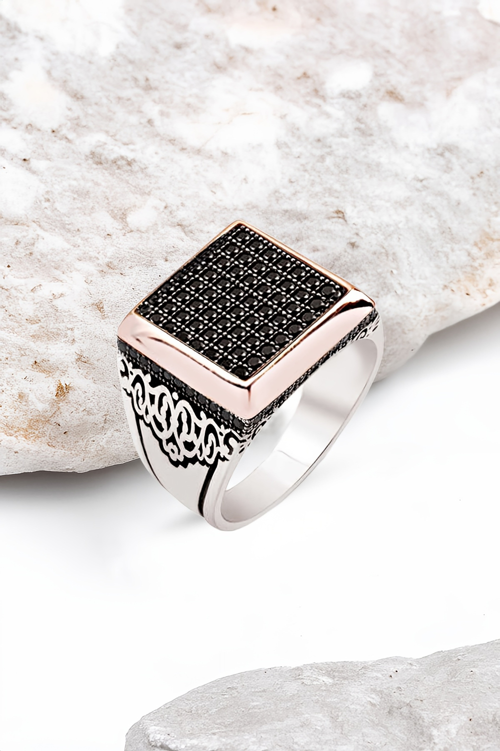 Gümüş Siyah Zirkon Taşlı Motifli Erkek Yüzük