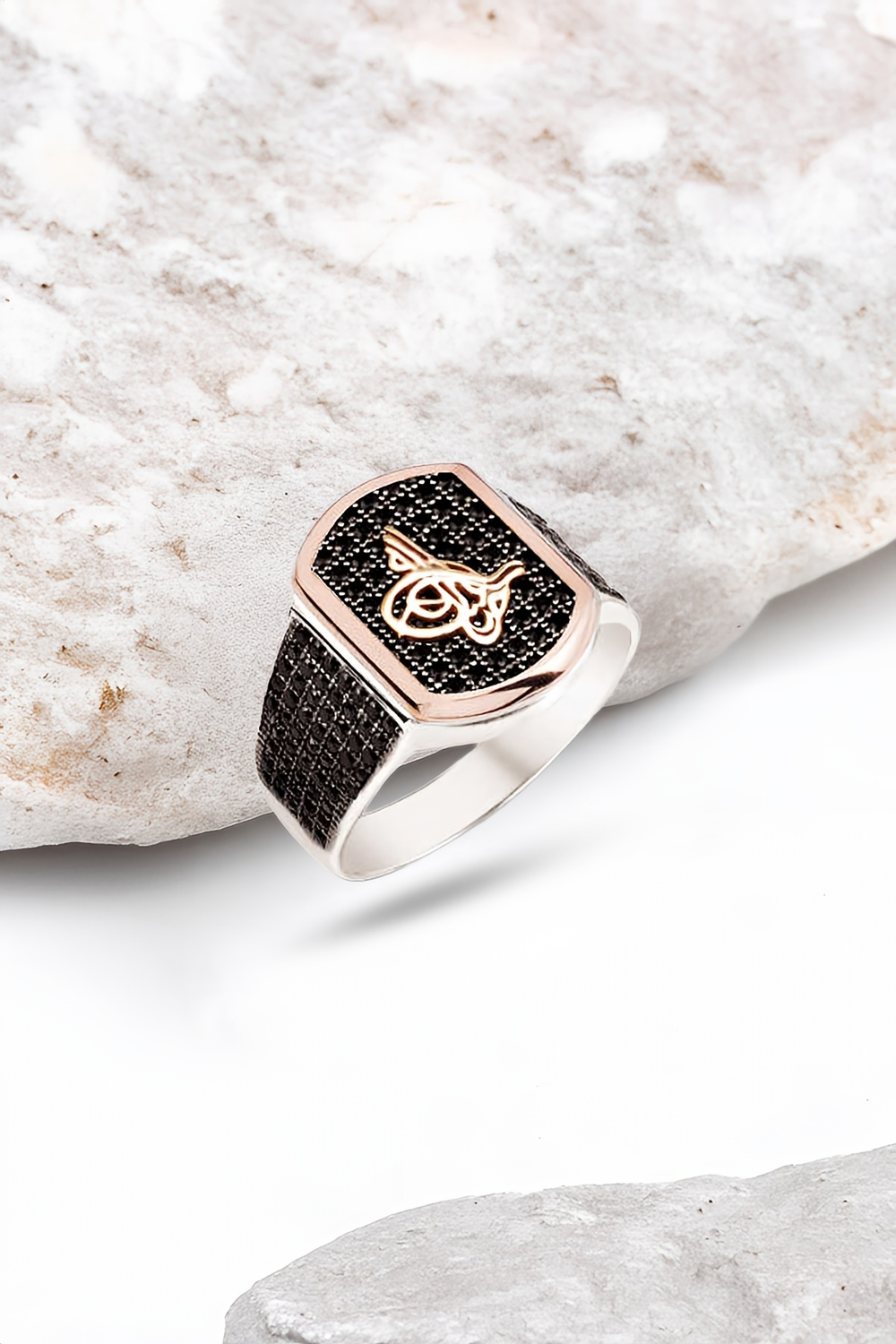 Gümüş Siyah Zirkon Taşlı Tuğralı Erkek Yüzük