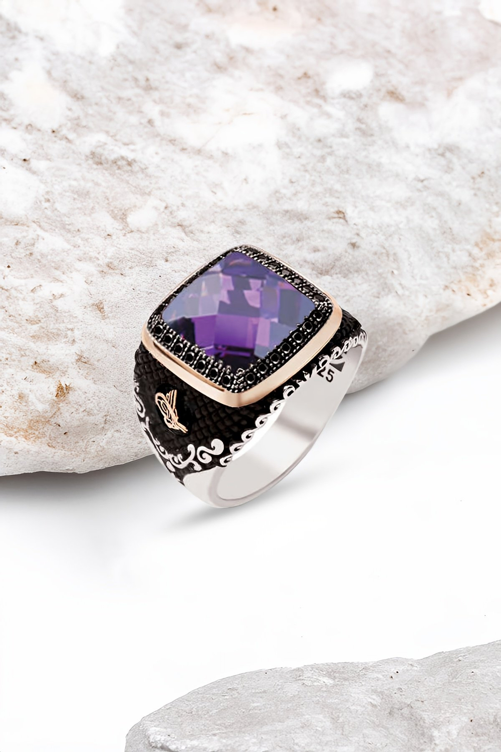 Gümüş Taşlı İşlemeli Erkek Yüzük