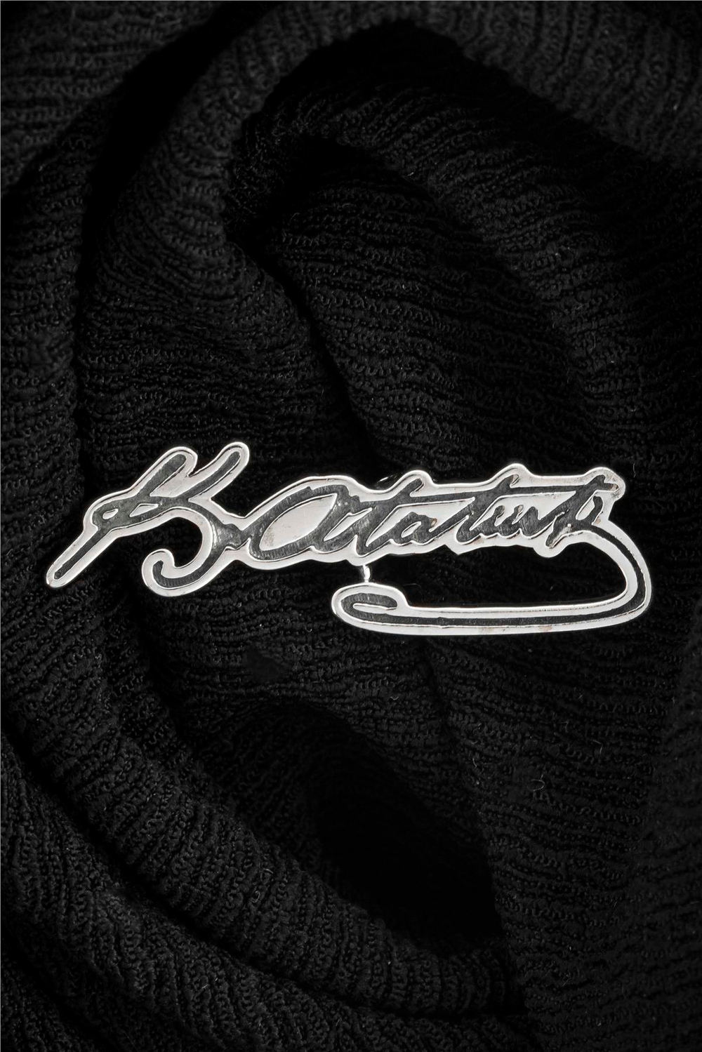 K. Atatürk İmzalı Gümüş Rozet