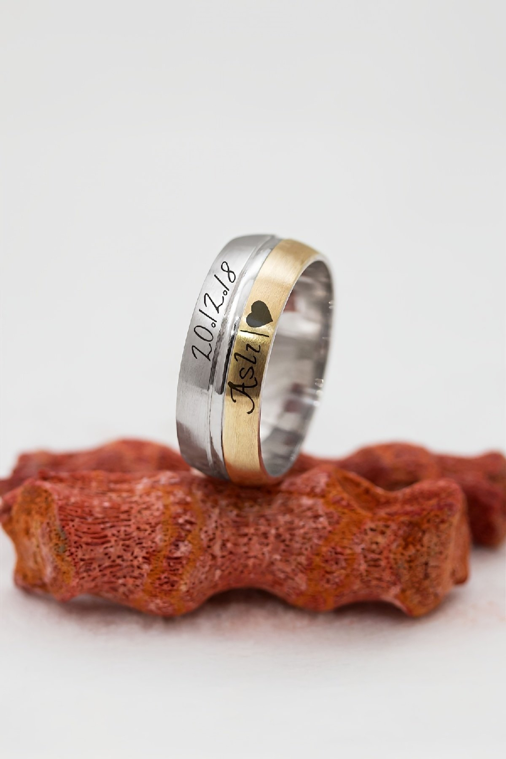 Kişiye Özel Çift Şerit Broseli İsimli Unisex Gümüş Alyans