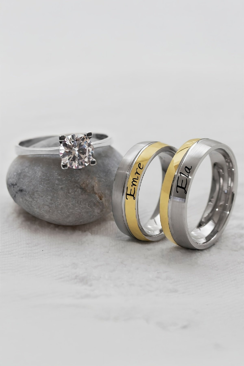 Kişiye Özel Kenarı Altın Renkli İsimli Çift Gümüş Alyans (Tektaş Hediyeli)