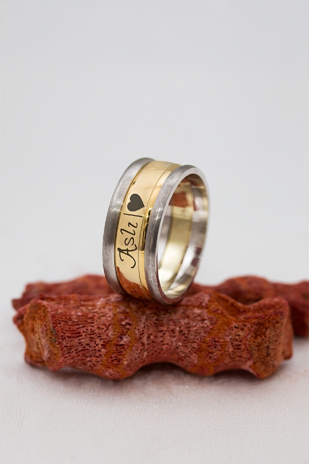 Kişiye Özel Ortası Altın Renkli İsimli Unisex Gümüş Alyans