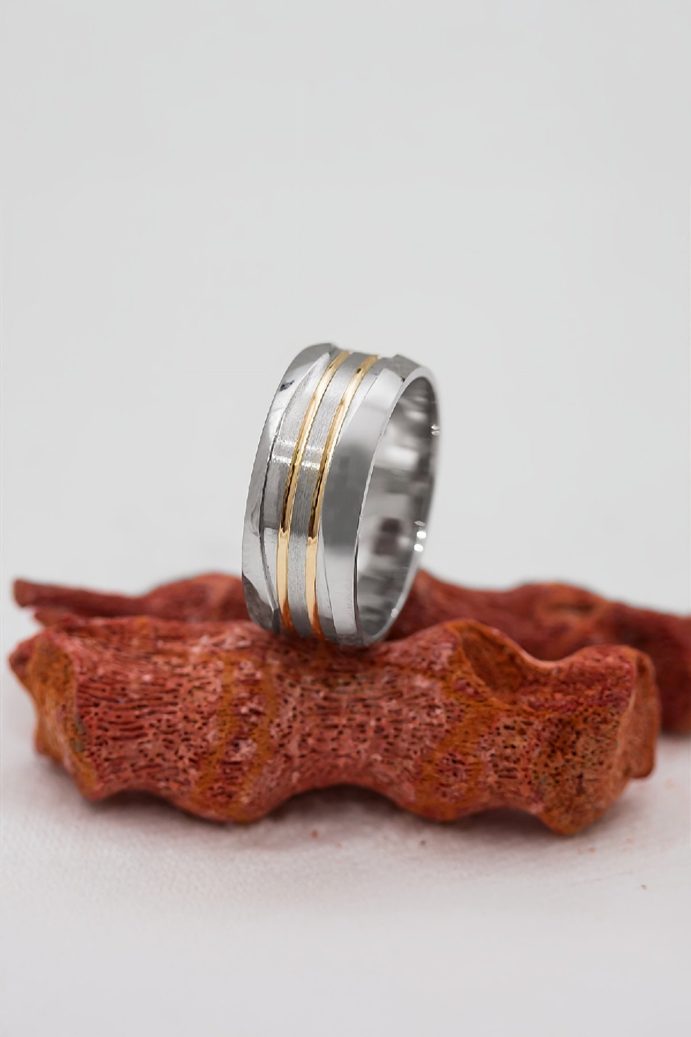 Rodyumlu Altın Renk Şerit Geçişli Unisex Gümüş Alyans