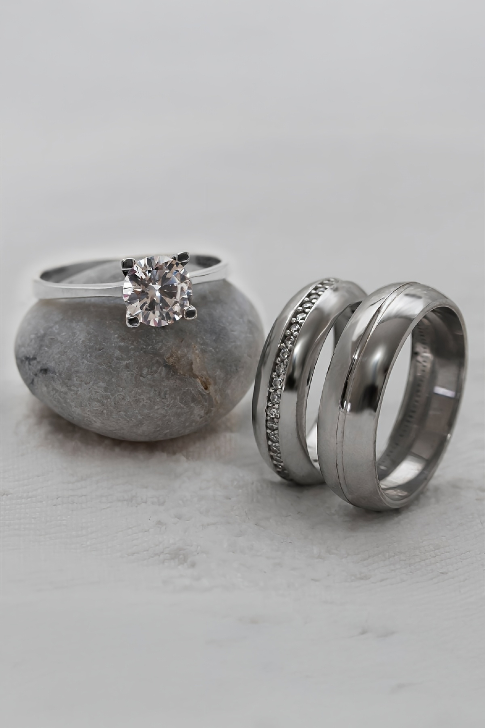 Rodyumlu Üç Şerit Çift Gümüş Alyans (Tektaş Hediyeli)