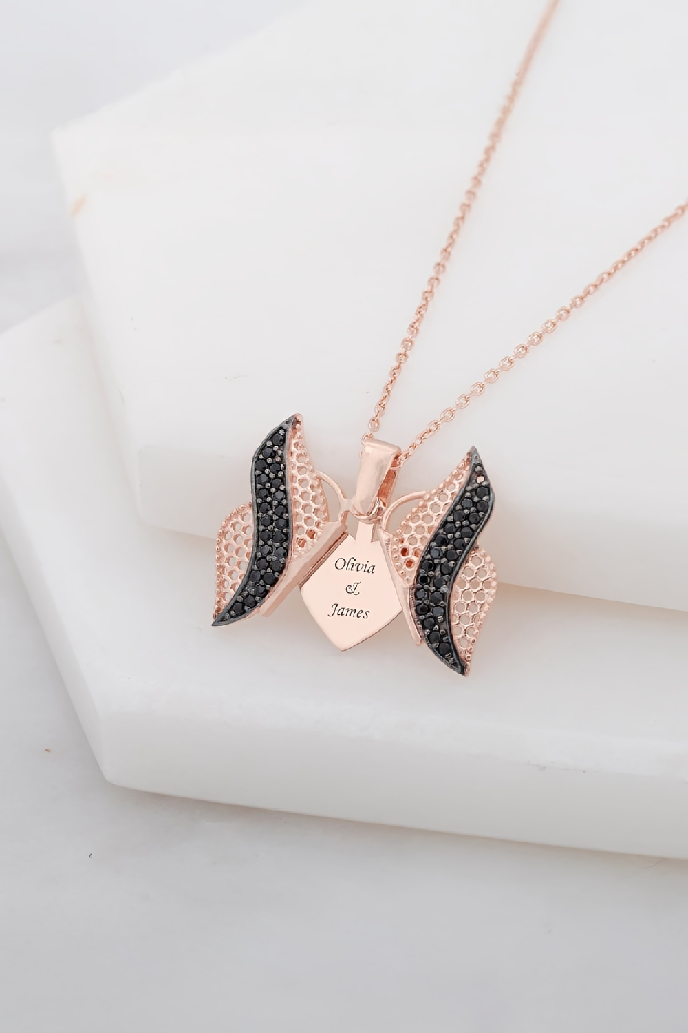 Rose Renk Siyah Zirkon Taşlı İsimli Kelebek Gümüş Bayan Kolye
