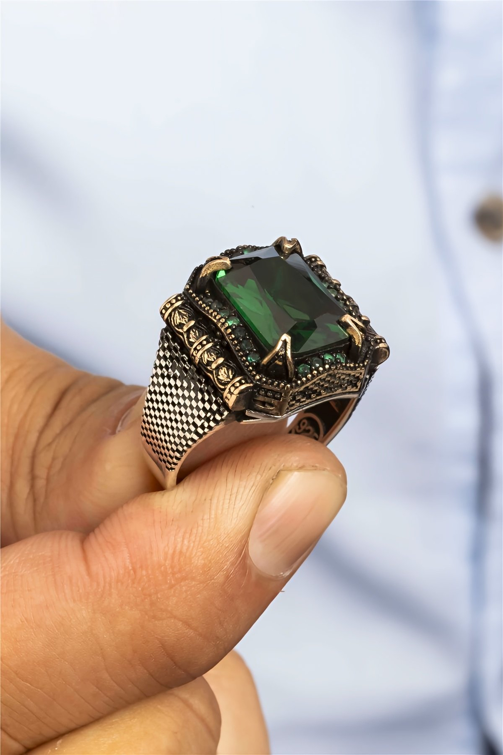 Yeşil Taşlı Otantik İşlemeli Karartmalı Gümüş Erkek Yüzük