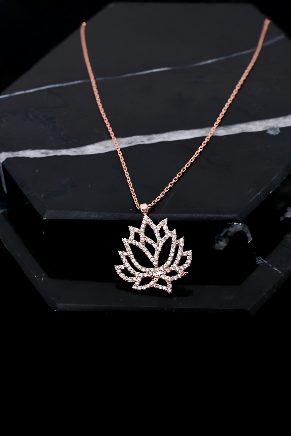 Zirkon Taşlı Rose Renk Lotus Gümüş Bayan Kolye