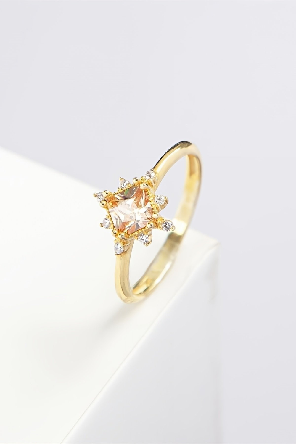 Zultanit Taşlı Zirkon Süslemeli Altın Kaplama Gümüş Bayan Yüzük