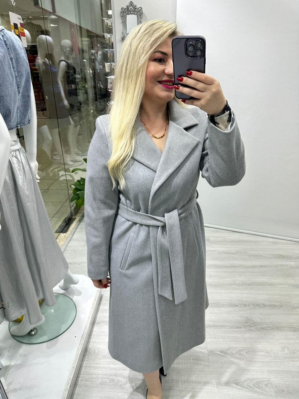 Açık Gri Kuşaklı Düz Kaban