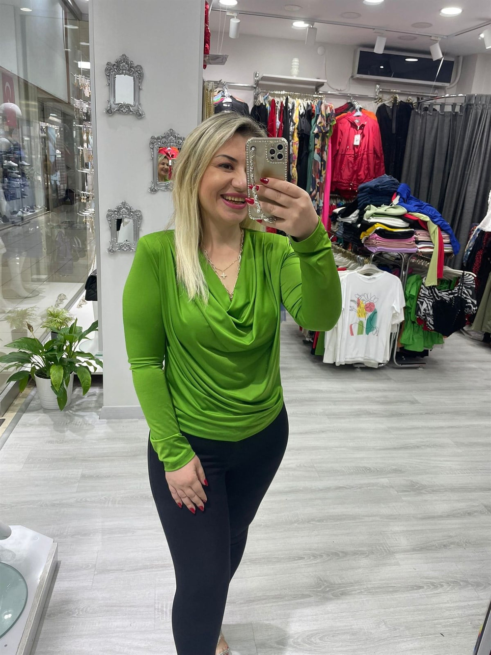Kadın Degaje Yaka Çimen Yeşili Bluz