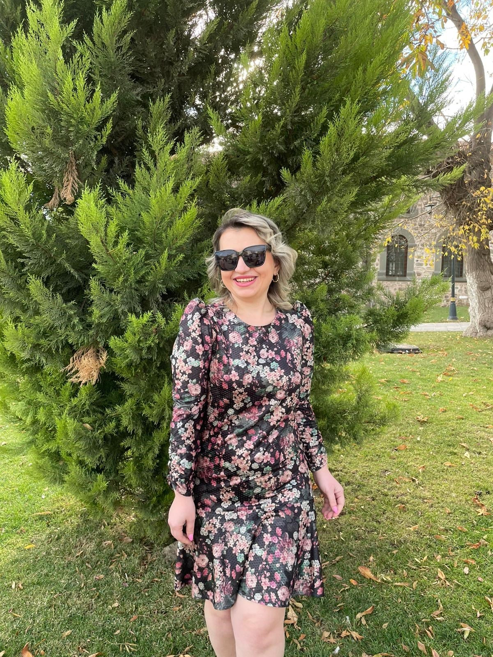 Kadın Kadife Kısa Desenli Çiçekli Elbise 