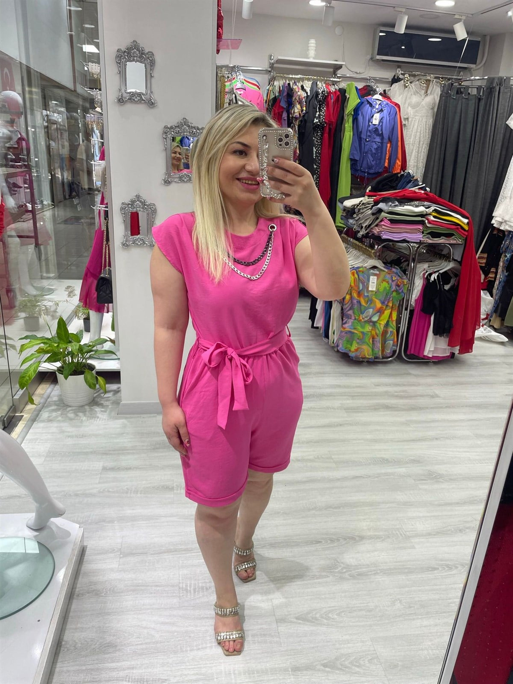 Kadın Zincir Detaylı Pembe Tulum