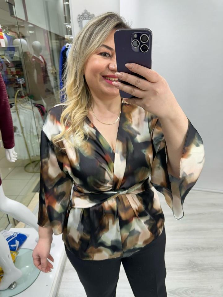 Kahve Desenli Önü Düğümlü Saten Bluz stp 25y1303