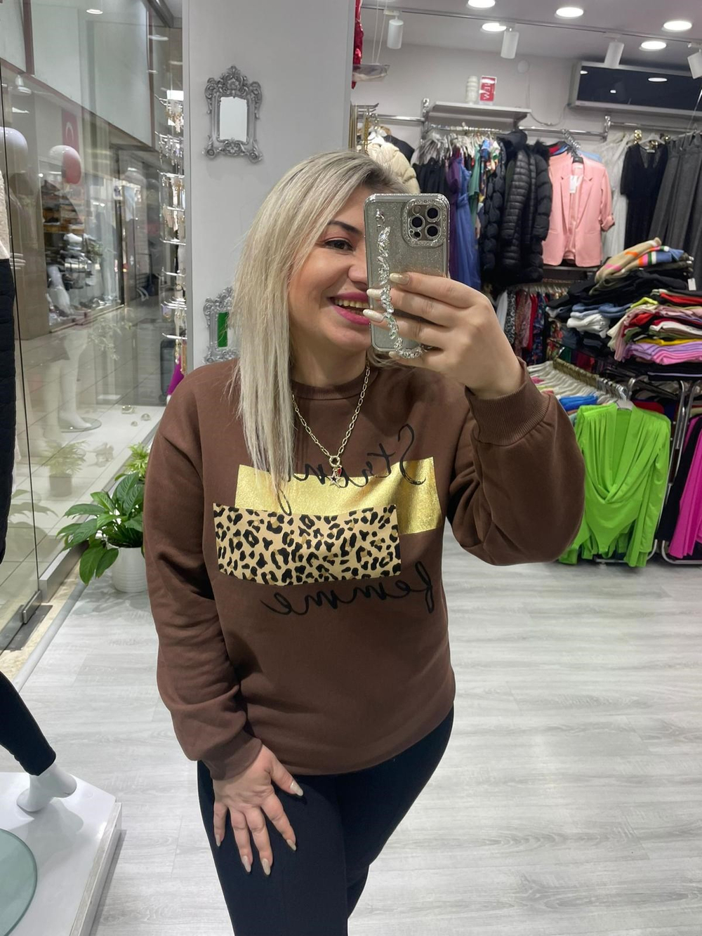 Kahve  Yazılı Ve Gold Detaylı İçi Şardonlu Sweat 