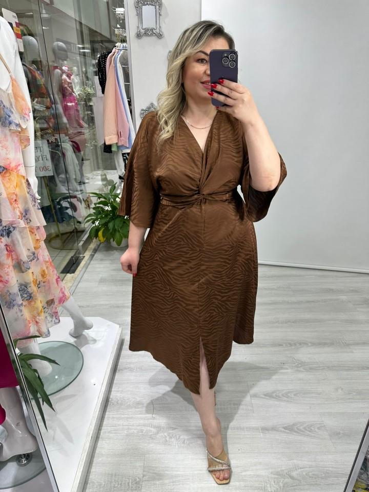 Kahve Zebra Kendinden Desenli Ön Düğümlü Yarasa Kol Saten Elbise stp 25y2643