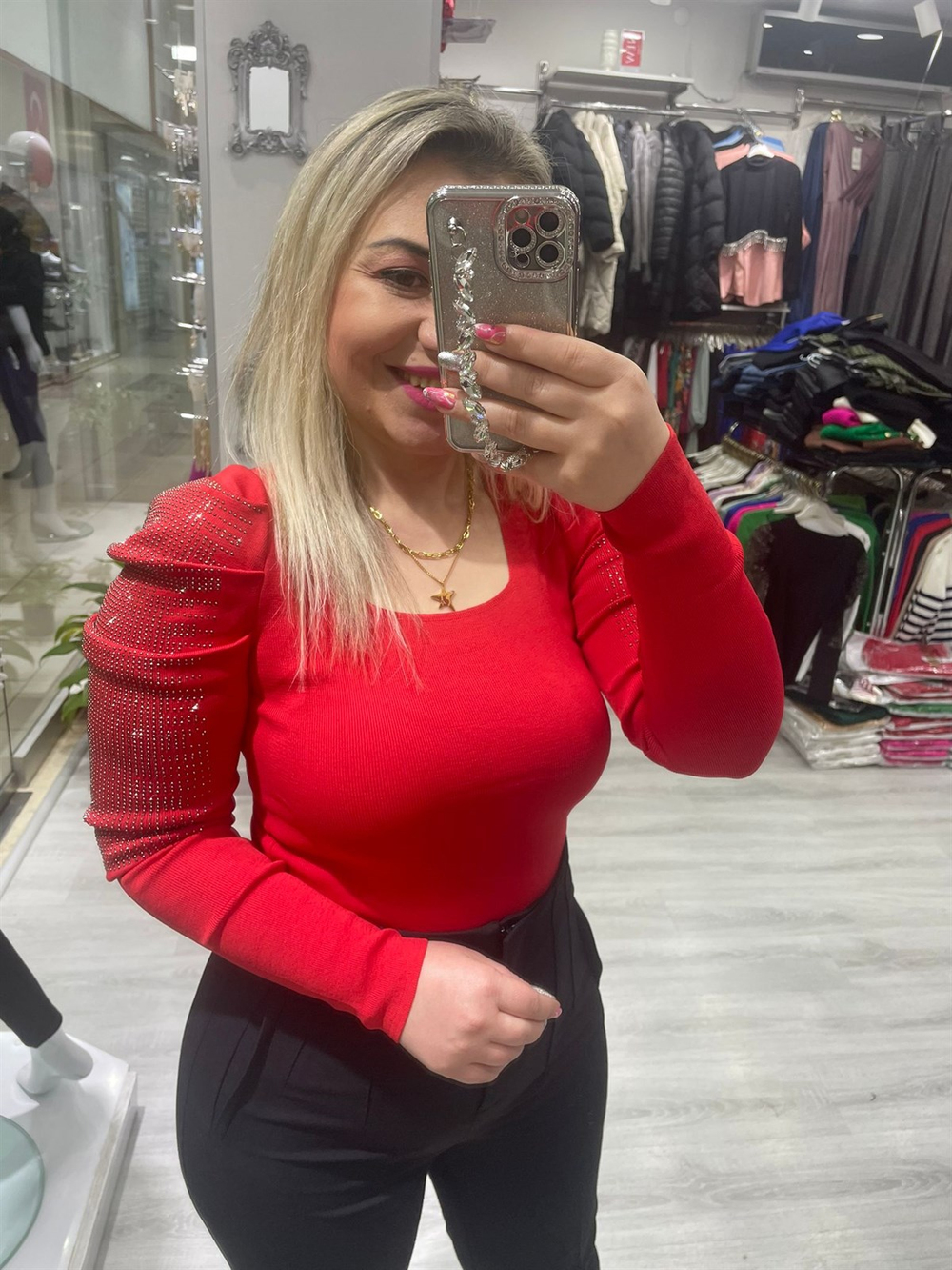 Kırmızı Kolları Taşlı Triko Kazak 