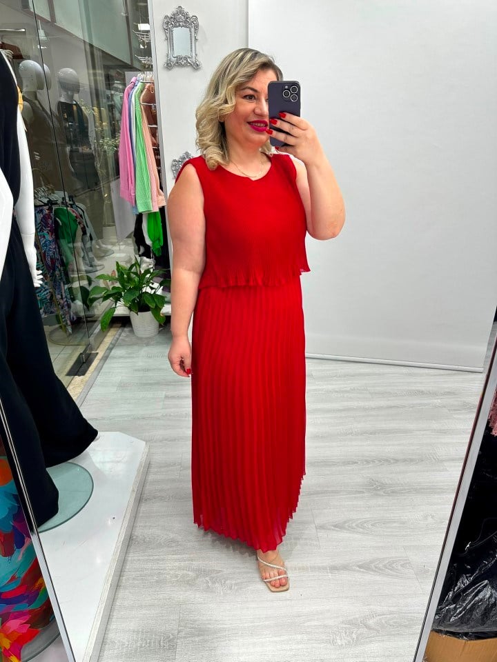 Kırmızı Premium Piliseli 2 Katlı Kolsuz Uzun Şifon Elbise stp 26y2621