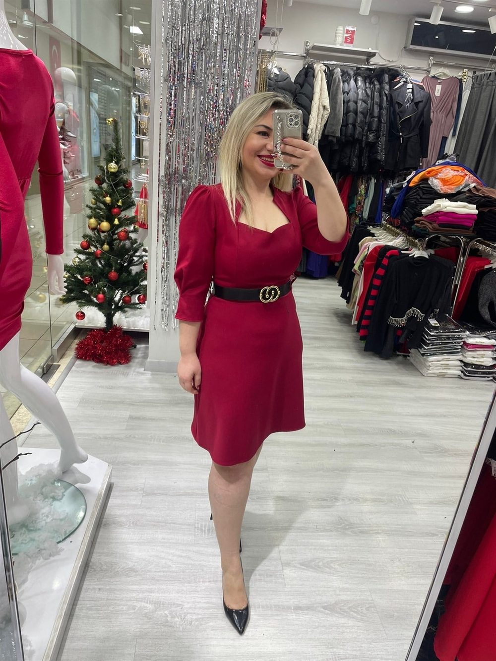 Kırmızı Savcı Yaka Kemerli Elbise 
