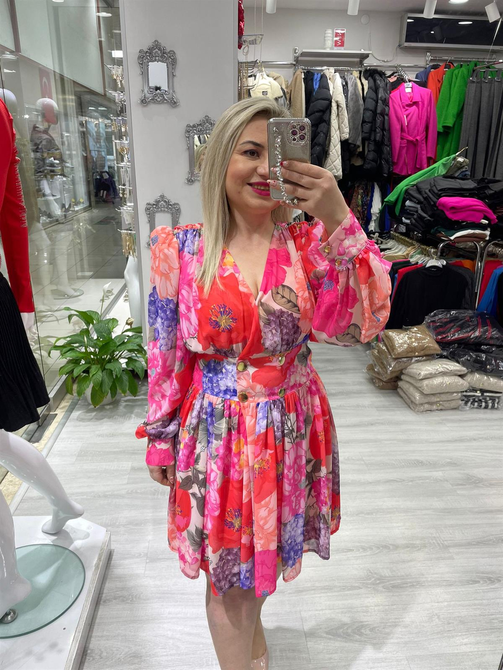 Pembe Çiçek Desenli Bornoz Model Gold Düğmeli Şifon Elbise 