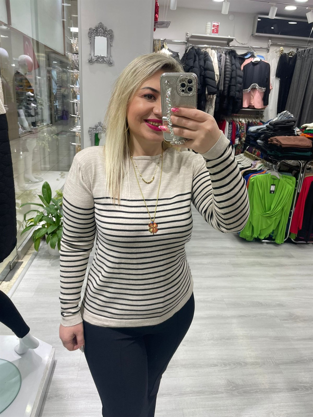 Siyah Bej Çizgili Triko Kazak 