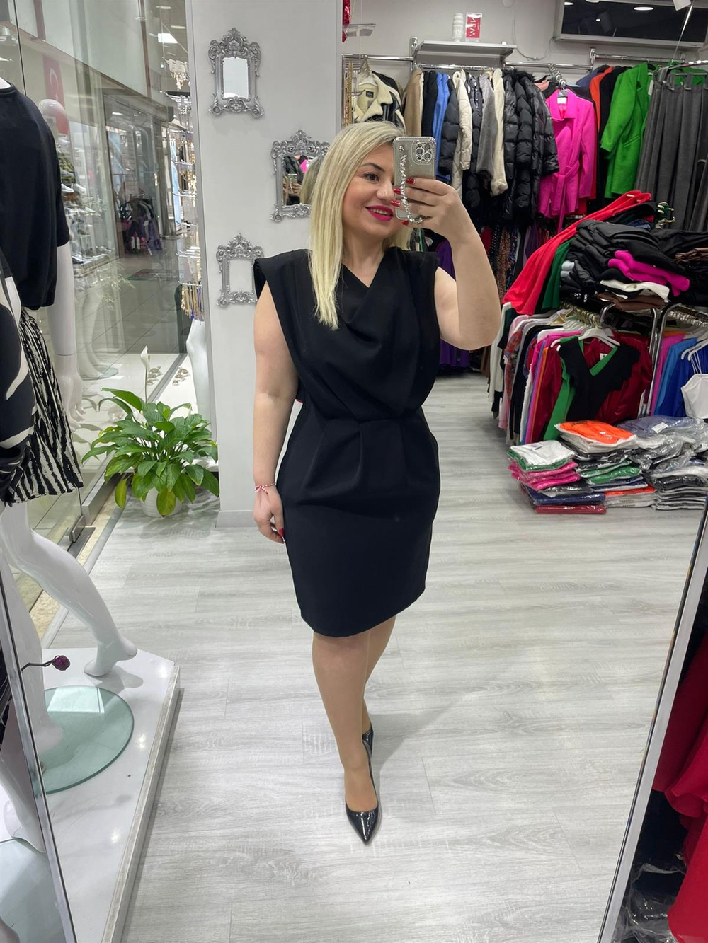 Siyah Degaje Yaka Kol Vatkalı Krep Elbise 