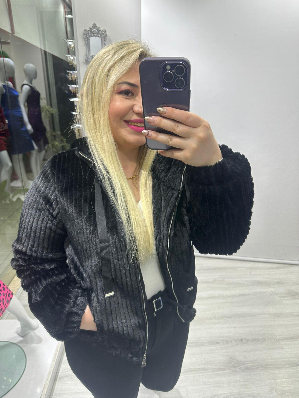 Siyah Kısa Peluş Kürk 