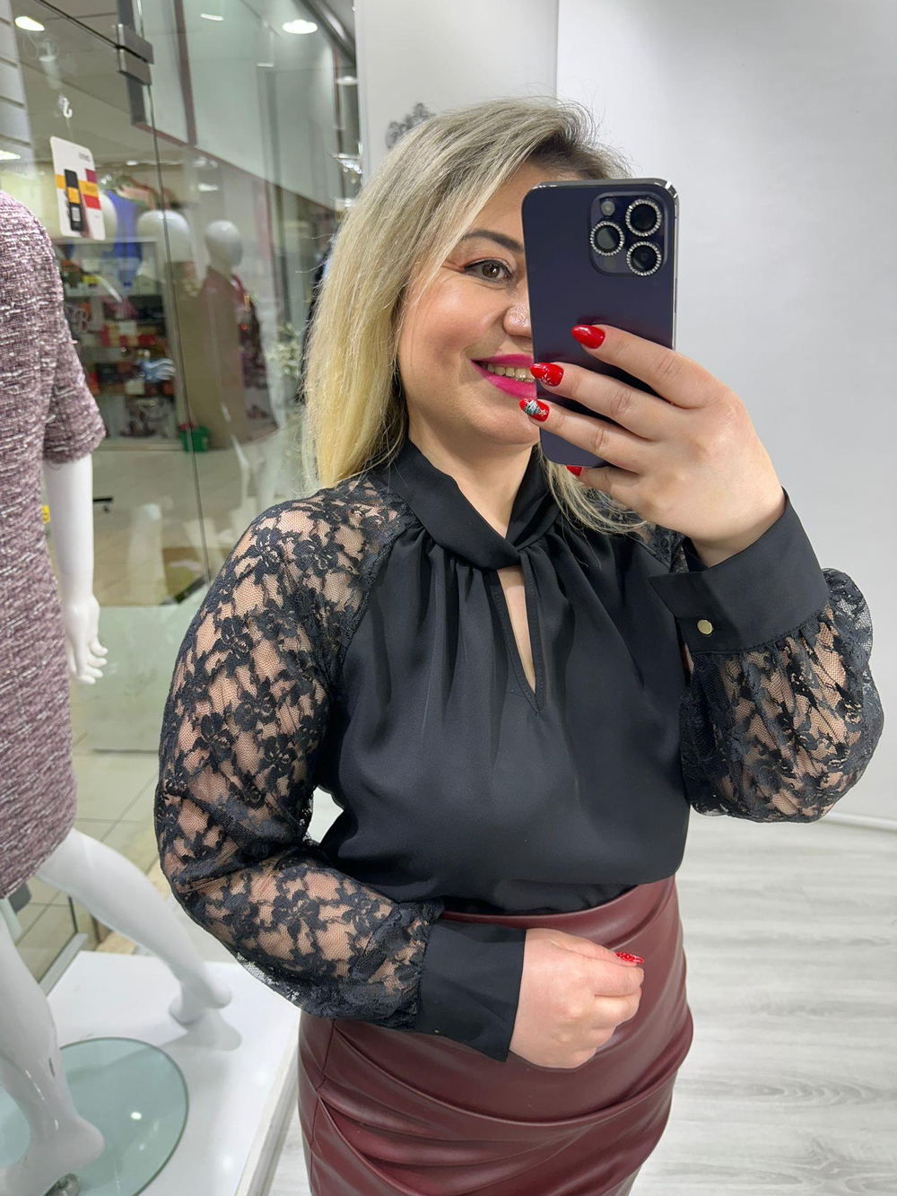 Siyah Kolları Dantel Yaka Detaylı Bluz stp 25k1265