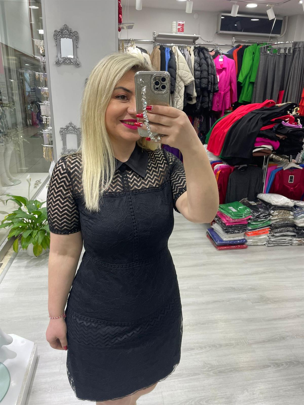 Siyah Saten Yakalı Dantel Elbise 